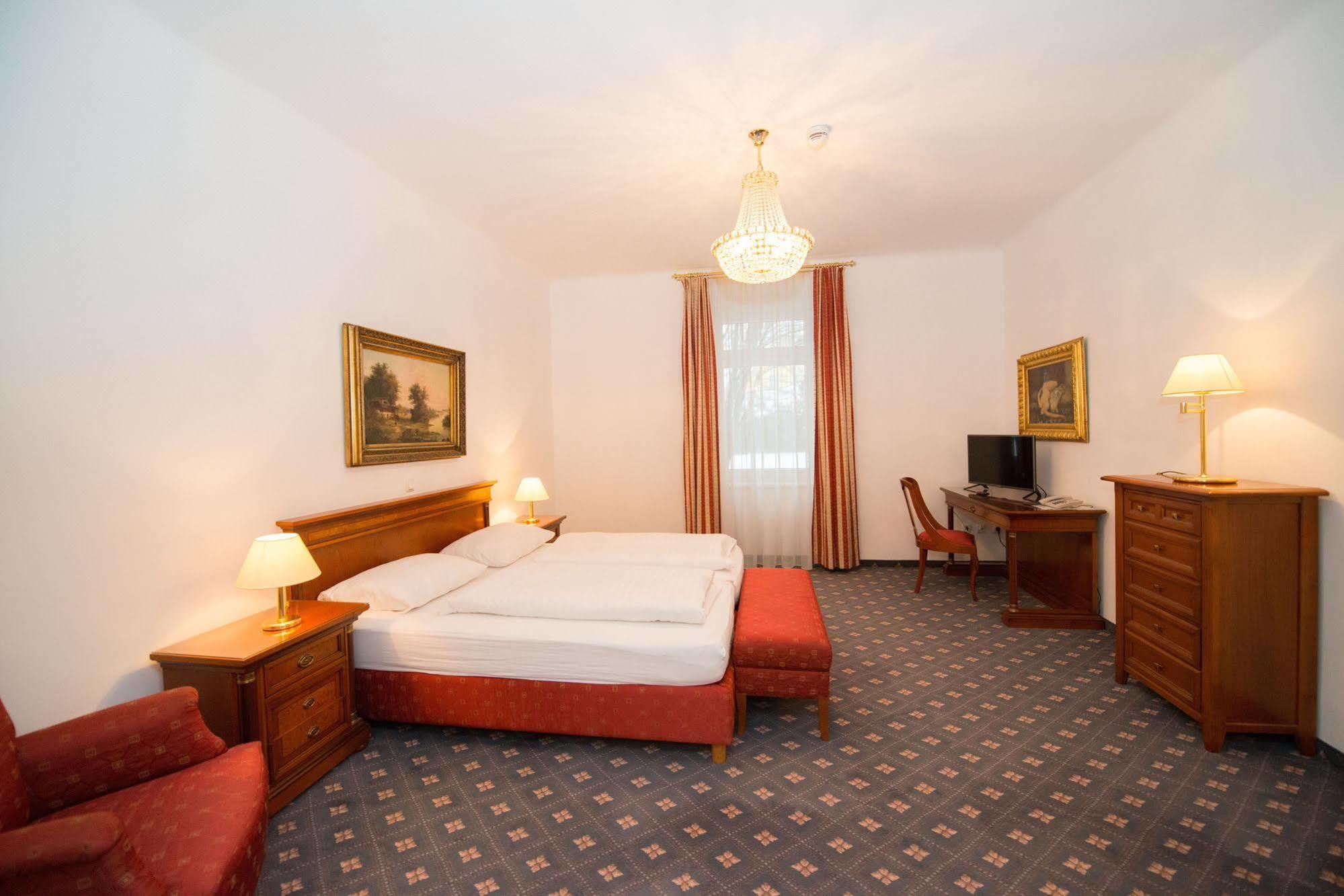 Parkhotel Styria Steyr Exteriör bild