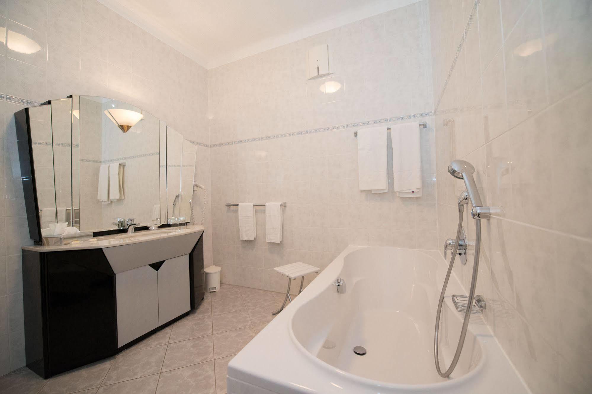 Parkhotel Styria Steyr Exteriör bild